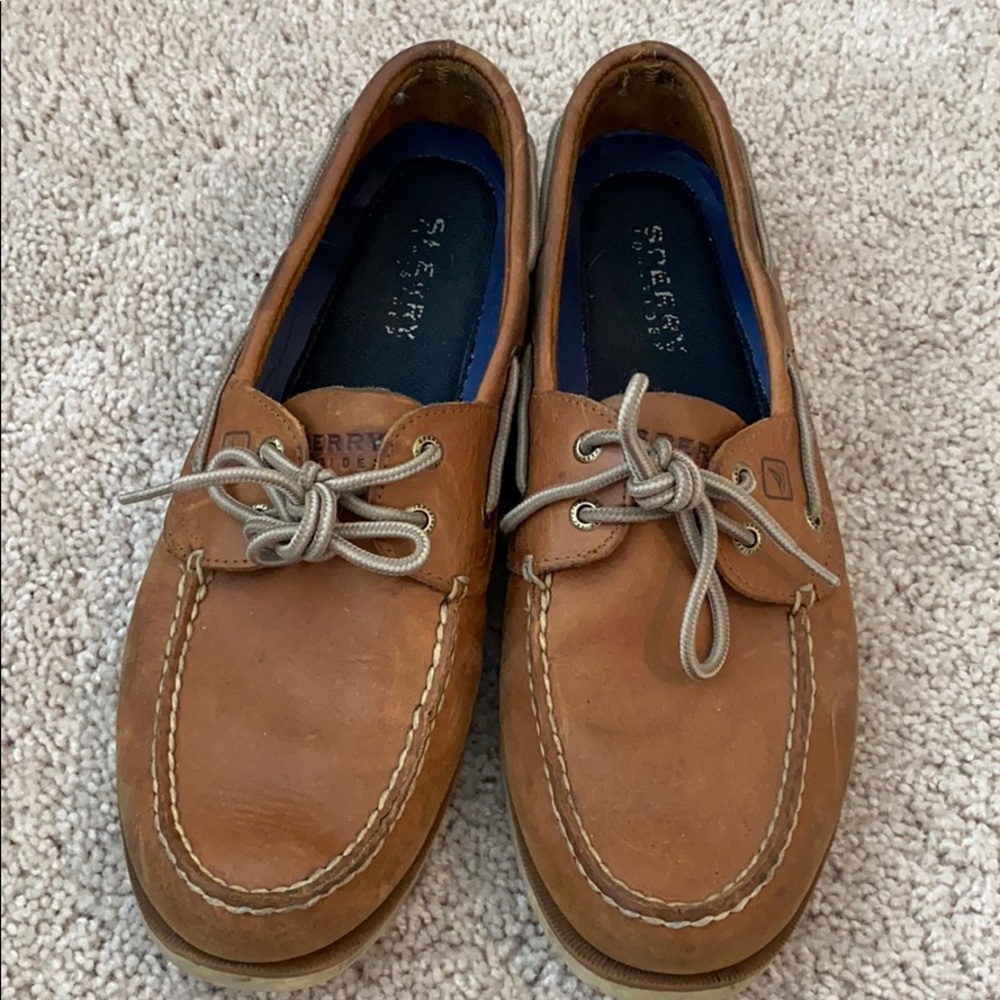 Sperry’s || boat shoes